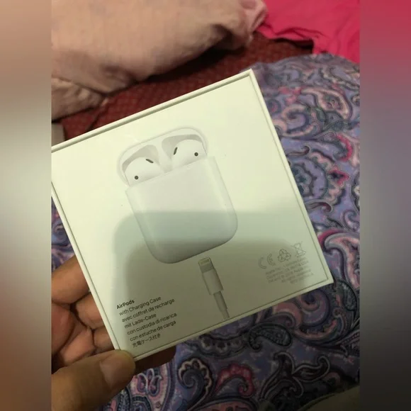APPLE AIRPODS